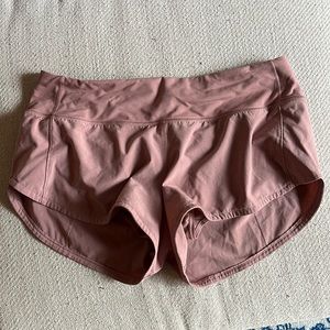 Lulu lemon speed up shorts 2.5” size 6!